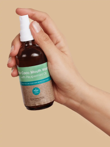 CoconutOil Cosmetics Bio Coco Ústna voda s mätou - 100 ml Coconutoil Bio Coco Ústna Voda s Mätou 100 ml pre svieži dych a každodennú starostlivosť o ústnu dutinu.